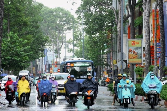 Mưa dông Nam Bộ vào chiều tối