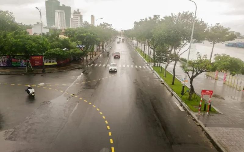 Thời Tiết 9/8: Miền Bắc Nắng Trở Lại, Phía Nam Đón Mưa Dông